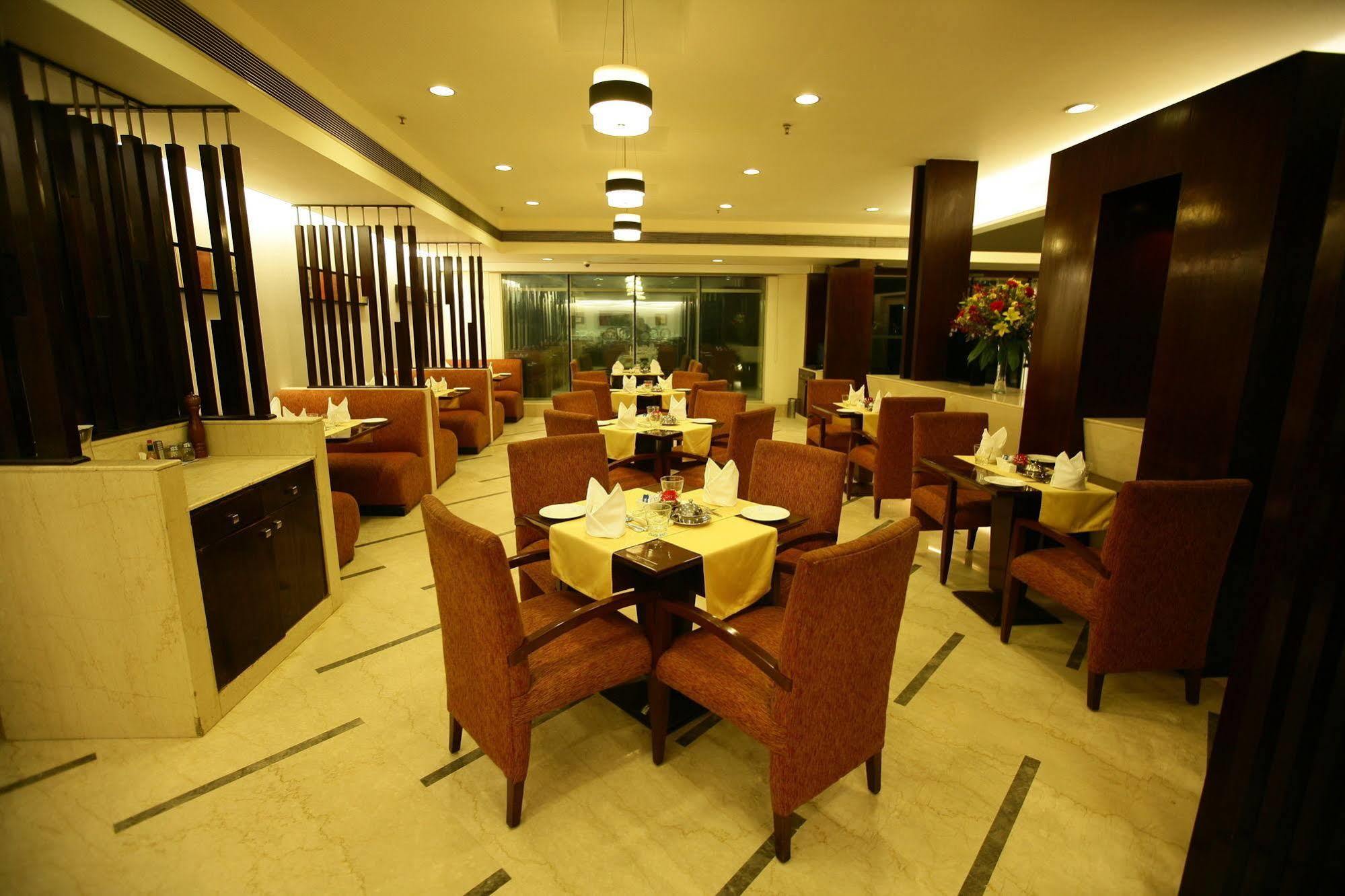 Muse Sarovar Portico Nehru Place Yeni Delhi Dış mekan fotoğraf